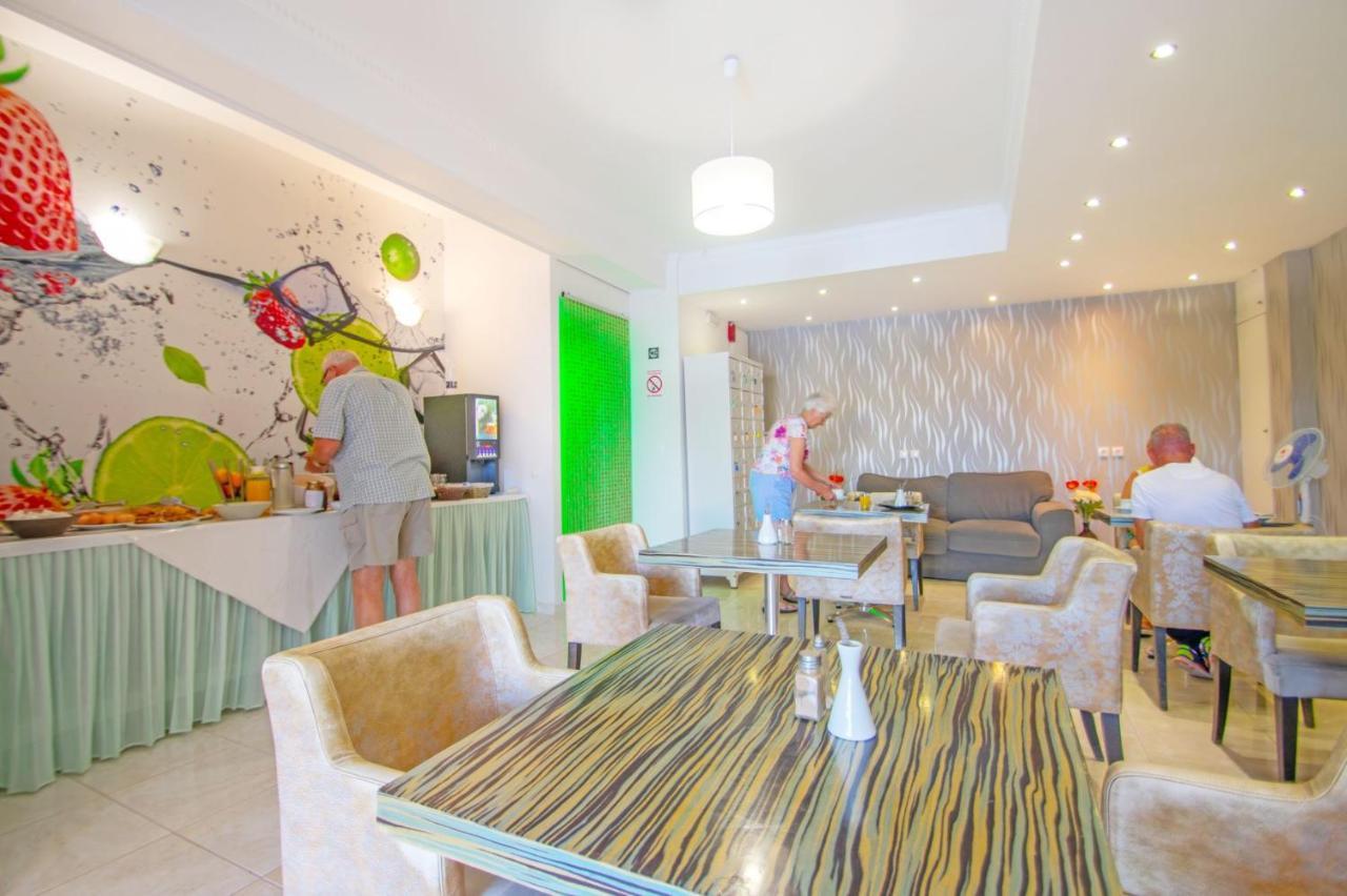 Hotel Emilia 자킨토스 타운 외부 사진